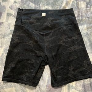 Gently worn VUORI biker shorts great condition